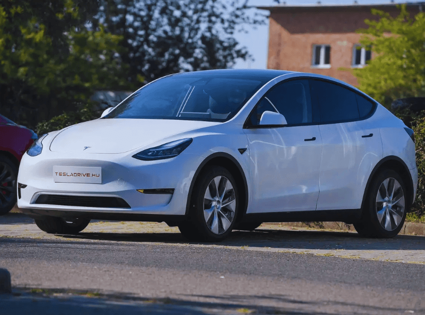 Tesla Model Y Standard Range: