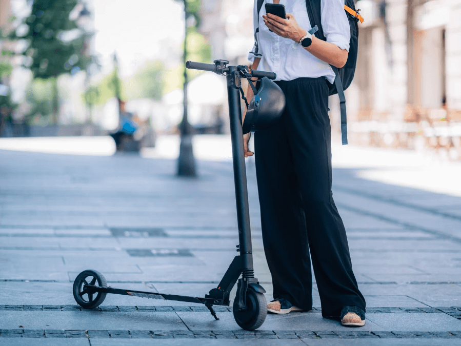 Lead-Acid vs. Lithium-Ion Scooter Battery: